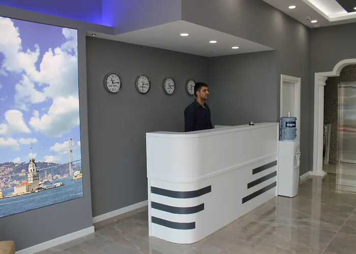 Skyport Aparthotel 3*