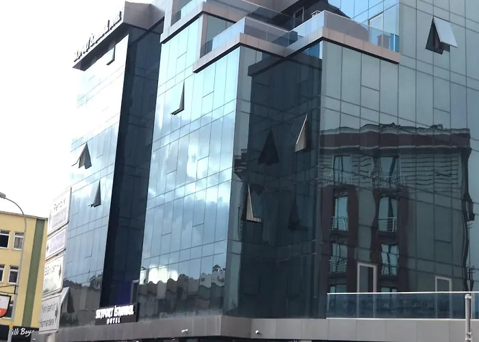 Skyport Aparthotel 3*