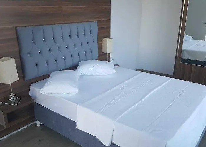 Skyport Aparthotel 3*