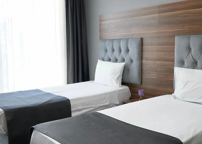 Skyport Aparthotel 3*