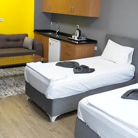 Skyport Aparthotel 3*